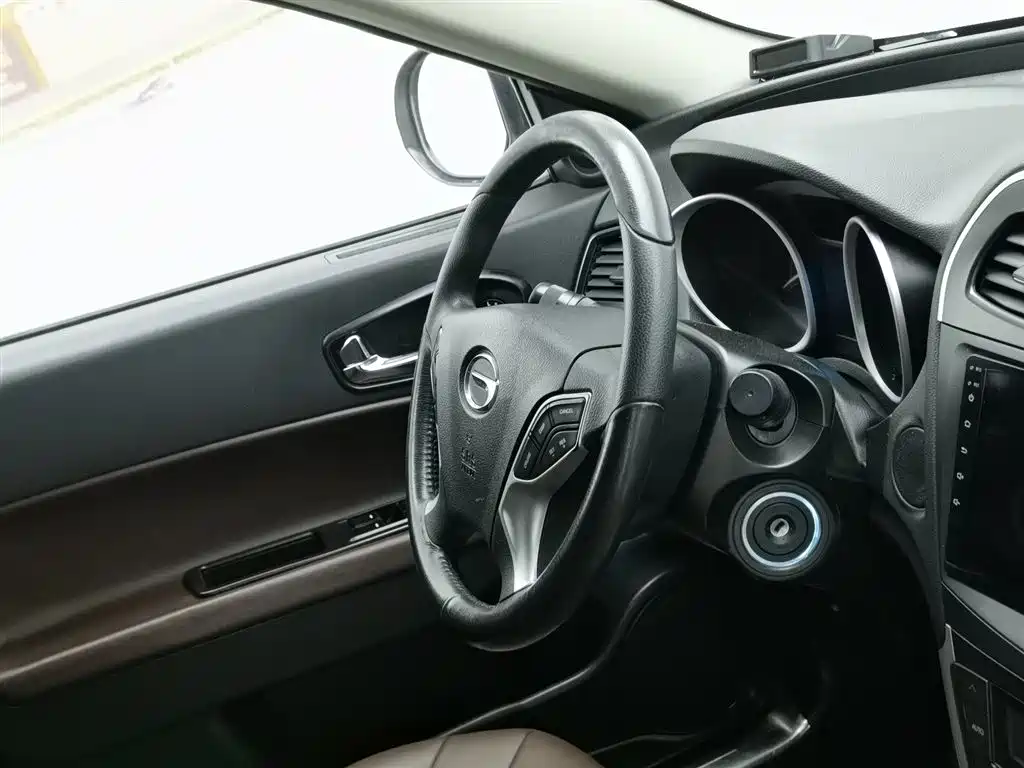 GAC Motor Trumpchi GS5 2014 — фото 22