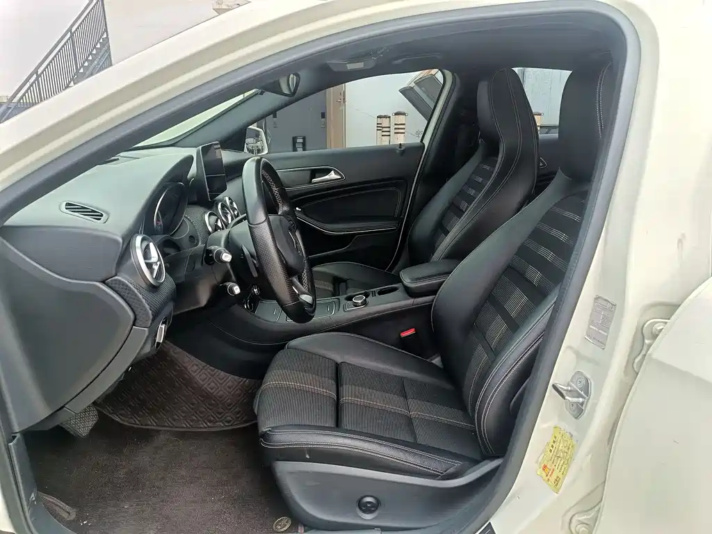 Mercedes-Benz A-Class 2018 — фото 7