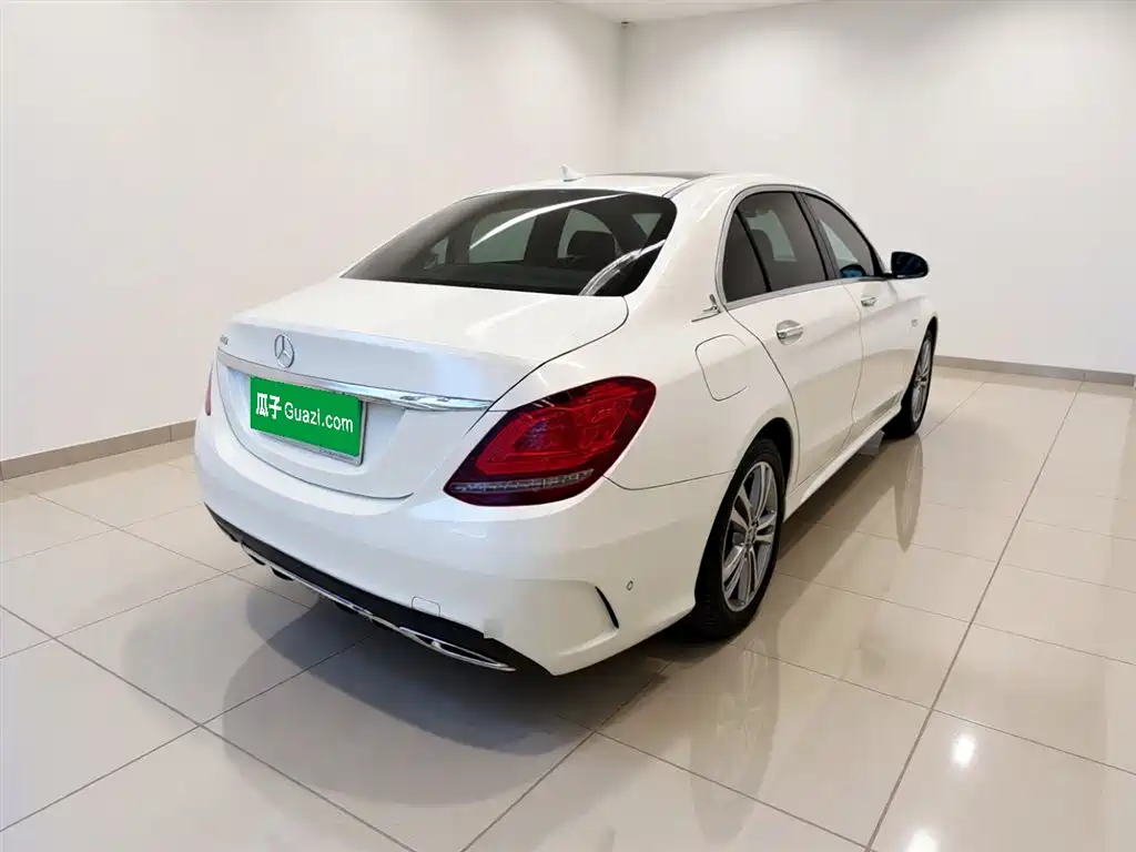 Mercedes-Benz C-Class 2021