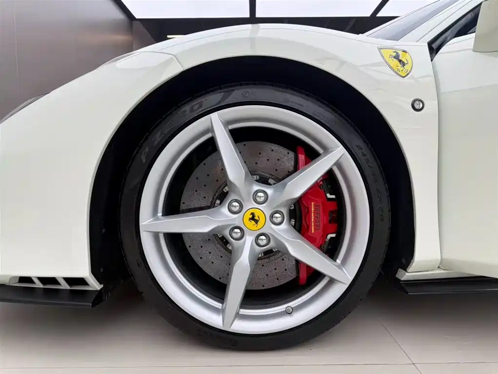 Ferrari F8 2022 — фото 12