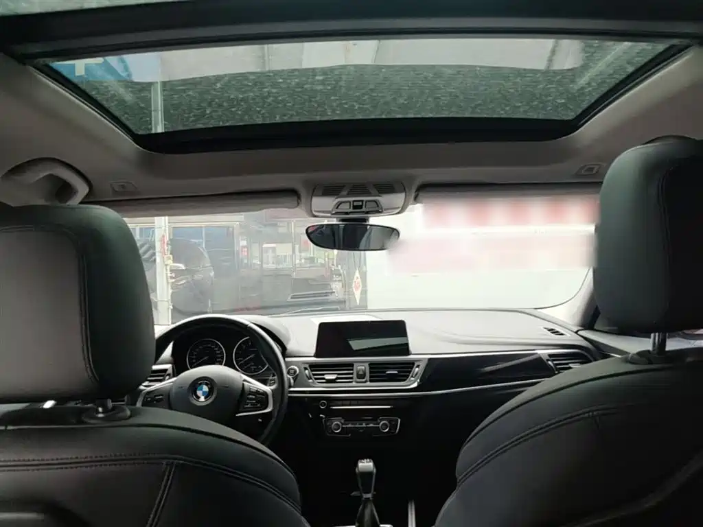 BMW 1 Series 2017 — фото 18