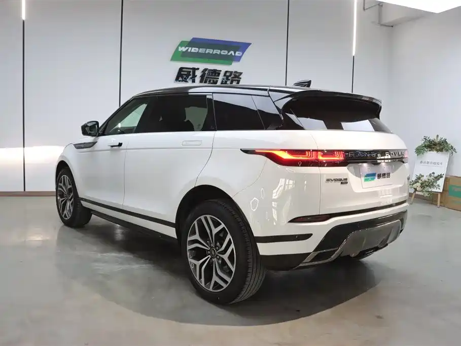 Land Rover Evoque 2022 — фото 6