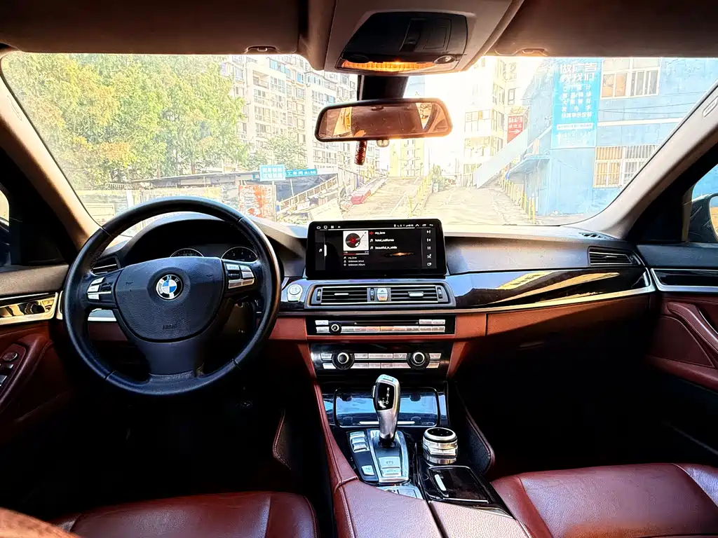 BMW 5 Series 2014 — фото 9