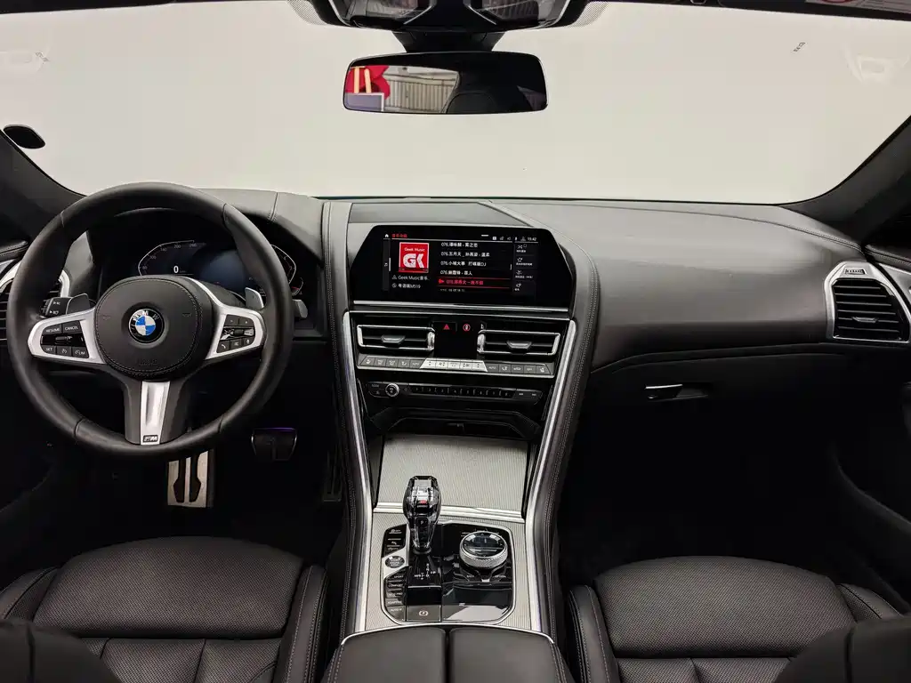 BMW 8 Series 2020 — фото 12