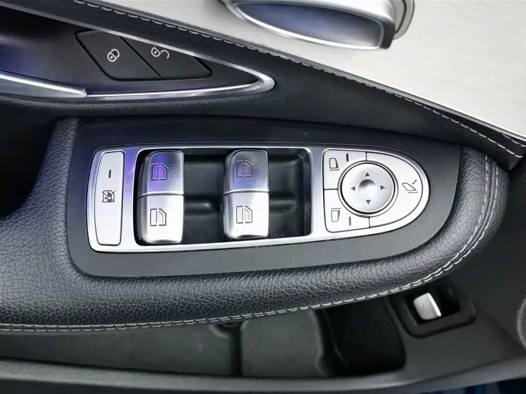 Mercedes-Benz C-Class 2019 — фото 9
