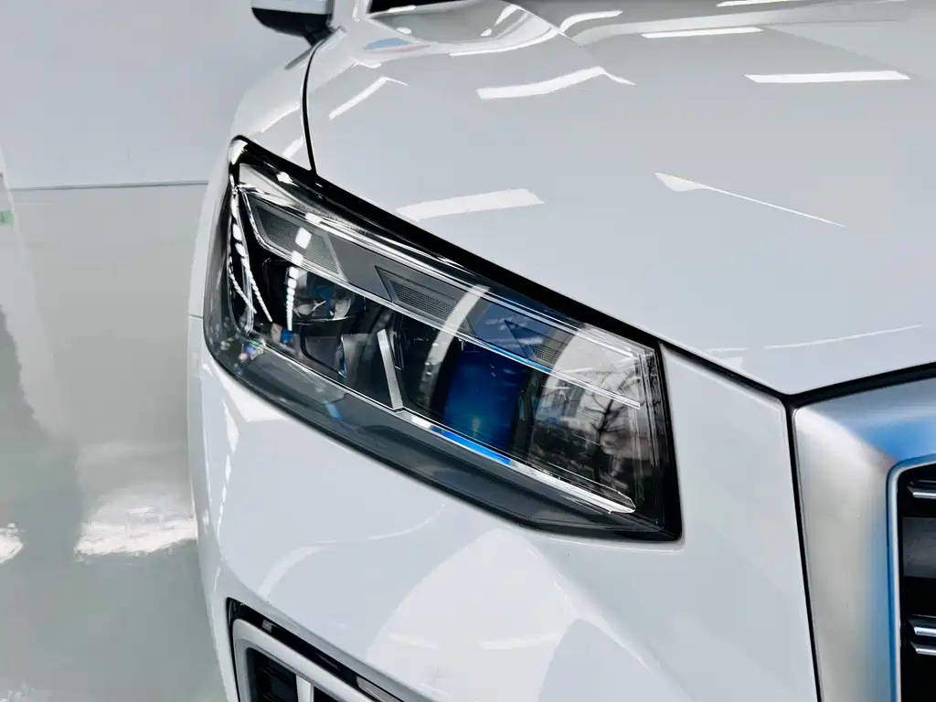 Audi Q2L 2022 — фото 16