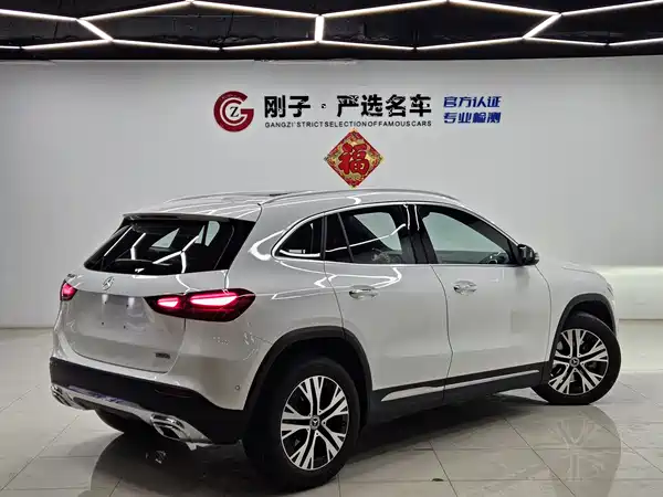Mercedes-Benz GLA 2025