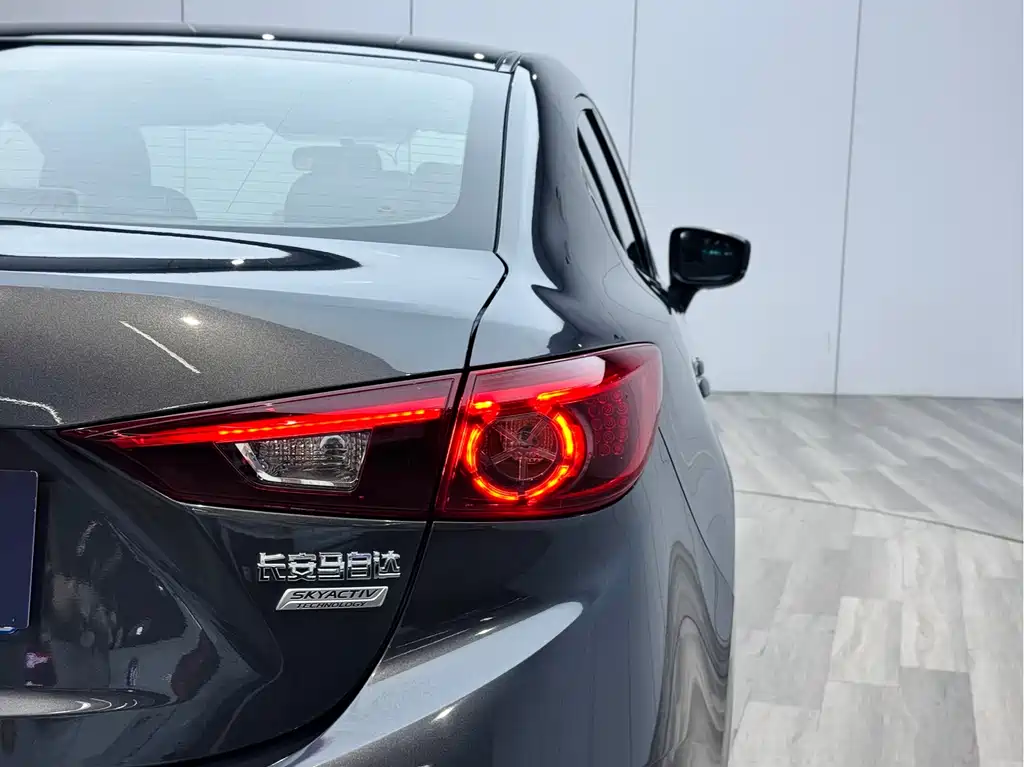 Mazda 3 Axela 2019 — фото 26