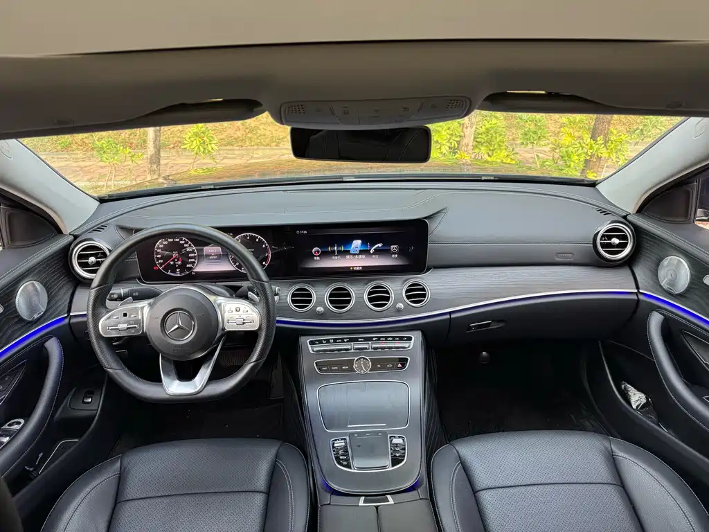 Mercedes-Benz E-Class 2019 — фото 16