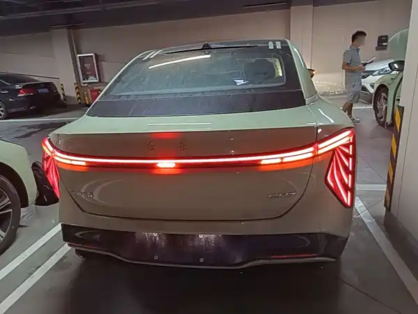 Hongqi EH7 2026