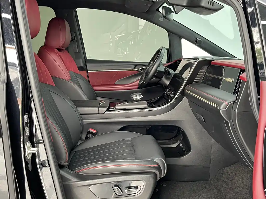GAC Motor Trumpchi M8 2023 — фото 12