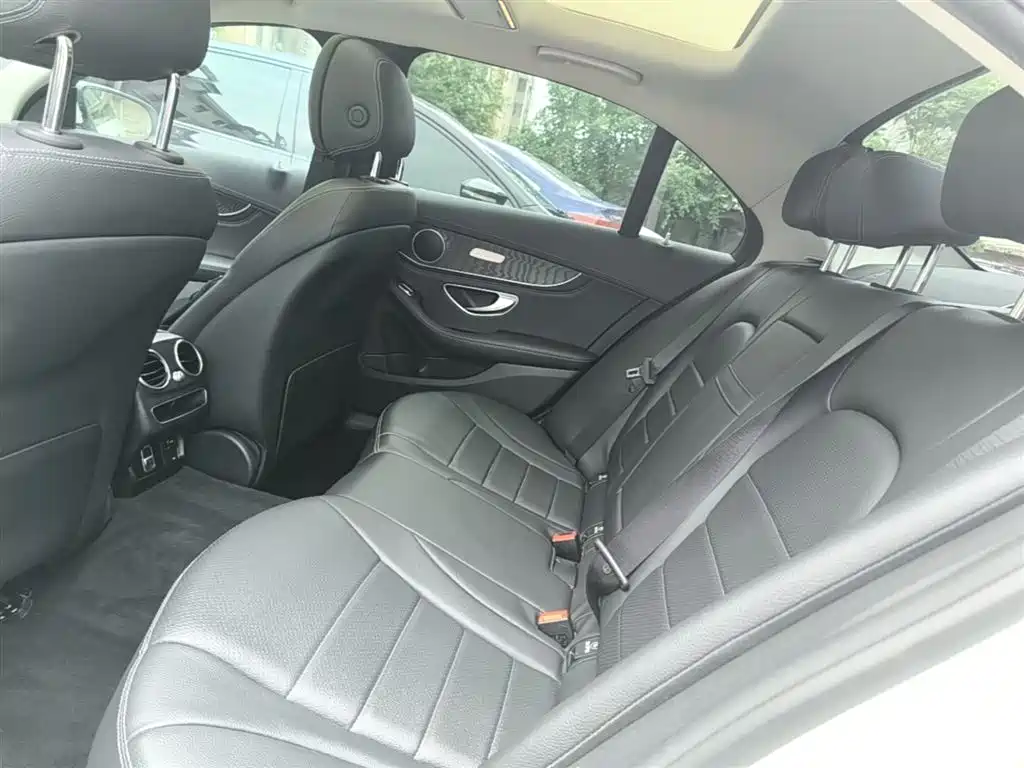 Mercedes-Benz C-Class 2019 — фото 17