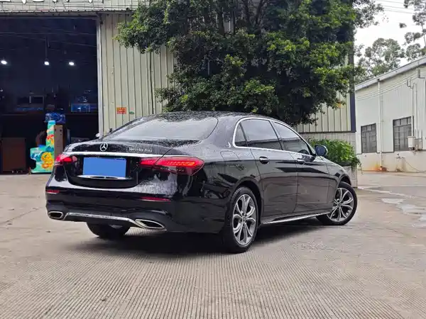 Mercedes-Benz E-Class 2022