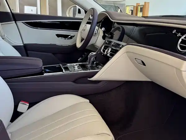 Bentley Flying Spur Plug-In Hybrid 2026