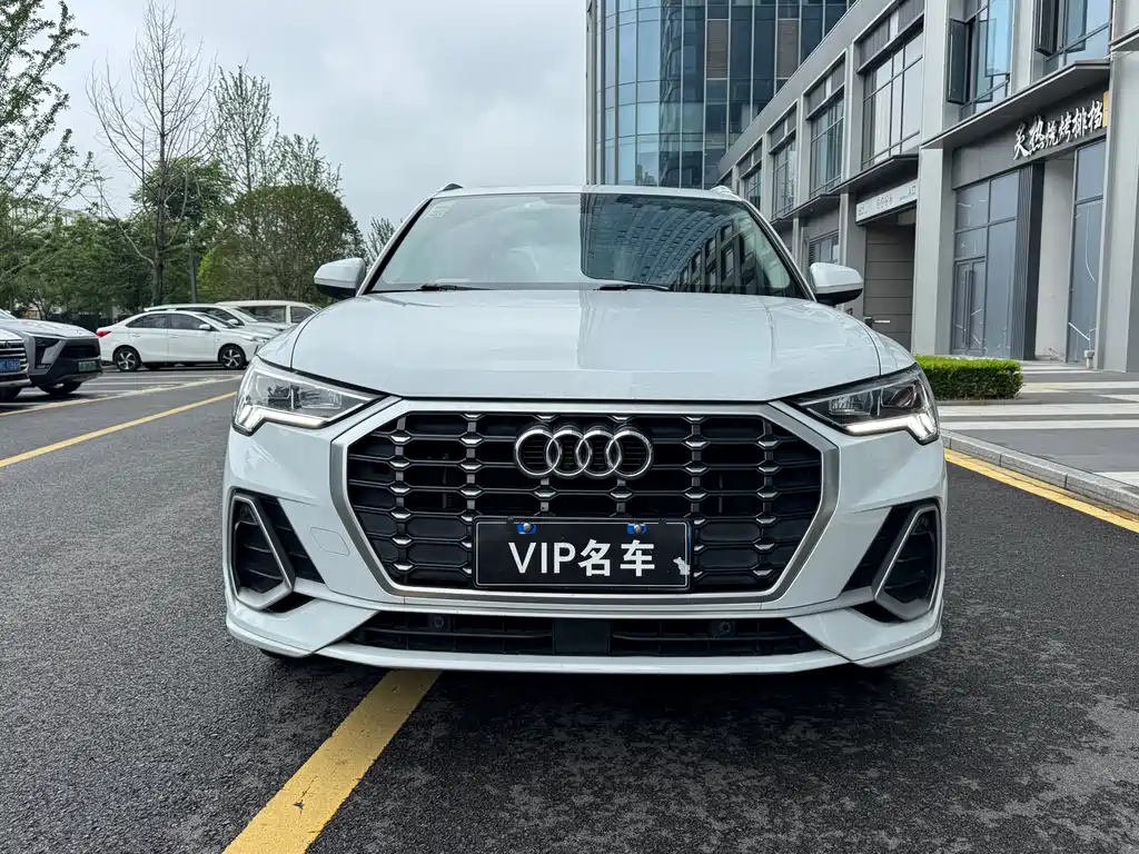 Audi Q3 2021