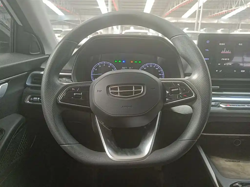 Geely Emgrand 2023 — фото 11