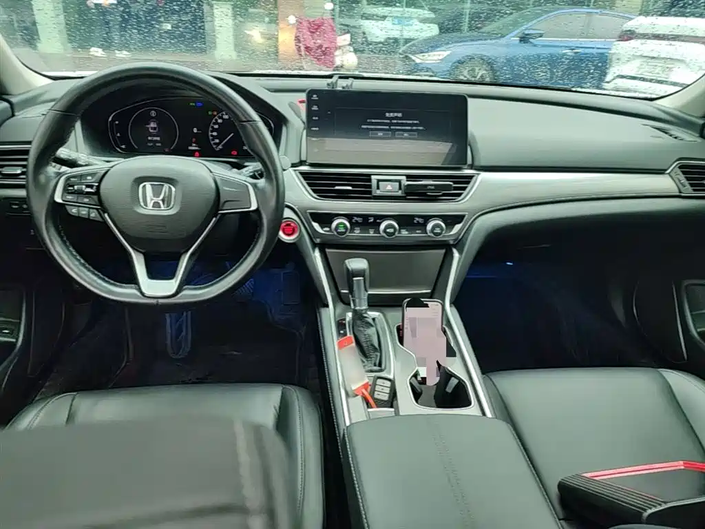 Honda Accord 2022 — фото 10