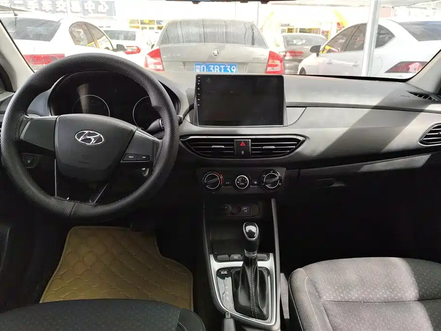 Hyundai Elantra 2022 — фото 12
