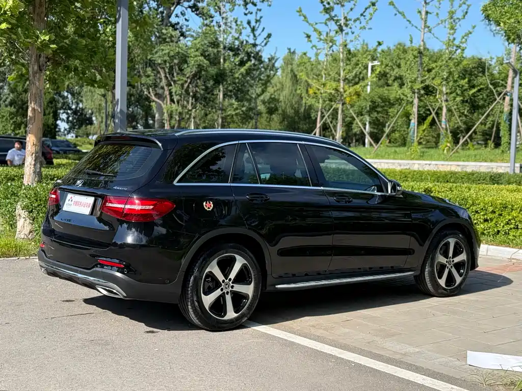 Mercedes-Benz GLC 2018 — фото 18