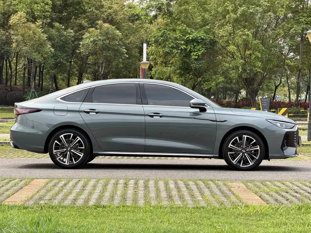 Chery Arrizo 8 PRO 2025 — фото 10