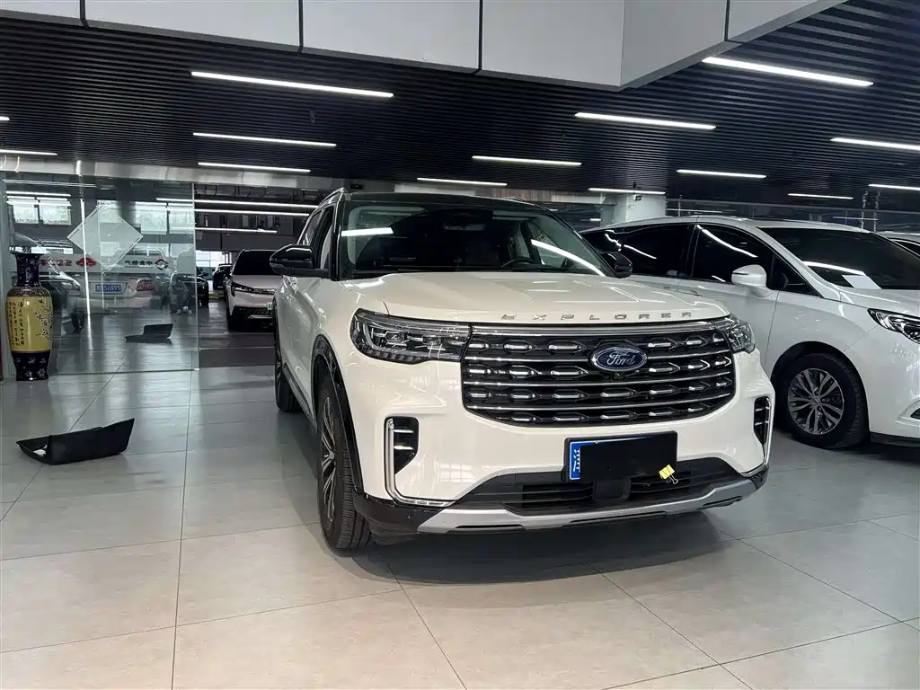 Ford Explorer 2025 — фото 2