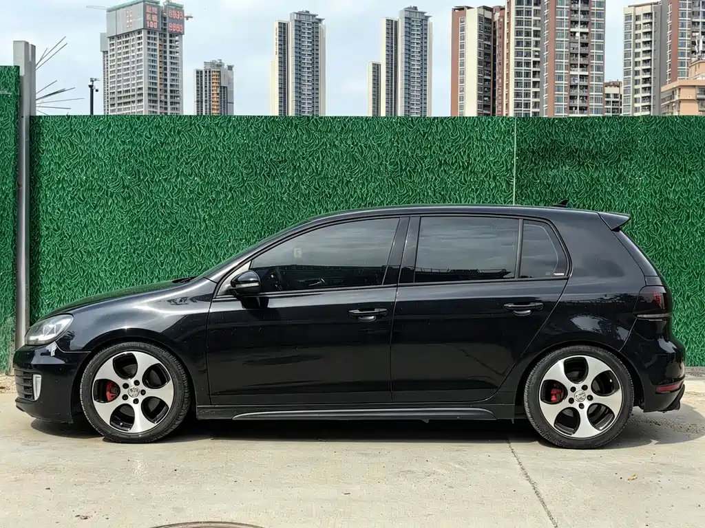 Volkswagen Golf GTI 2012 — фото 17