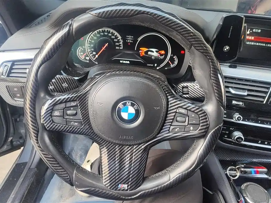 BMW 5 Series 2018 — фото 15