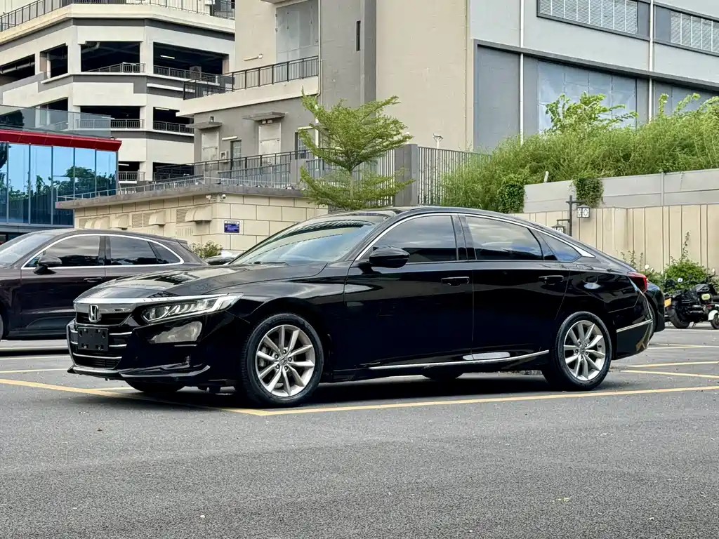 Honda Accord 2022 — фото 1
