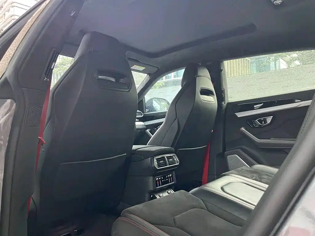 Lamborghini Urus 2018 — фото 18