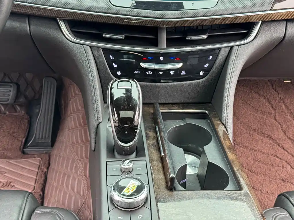 Cadillac CT6 2021 — фото 13