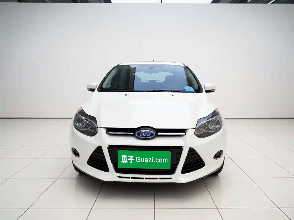 Ford Focus 2015 — фото 24