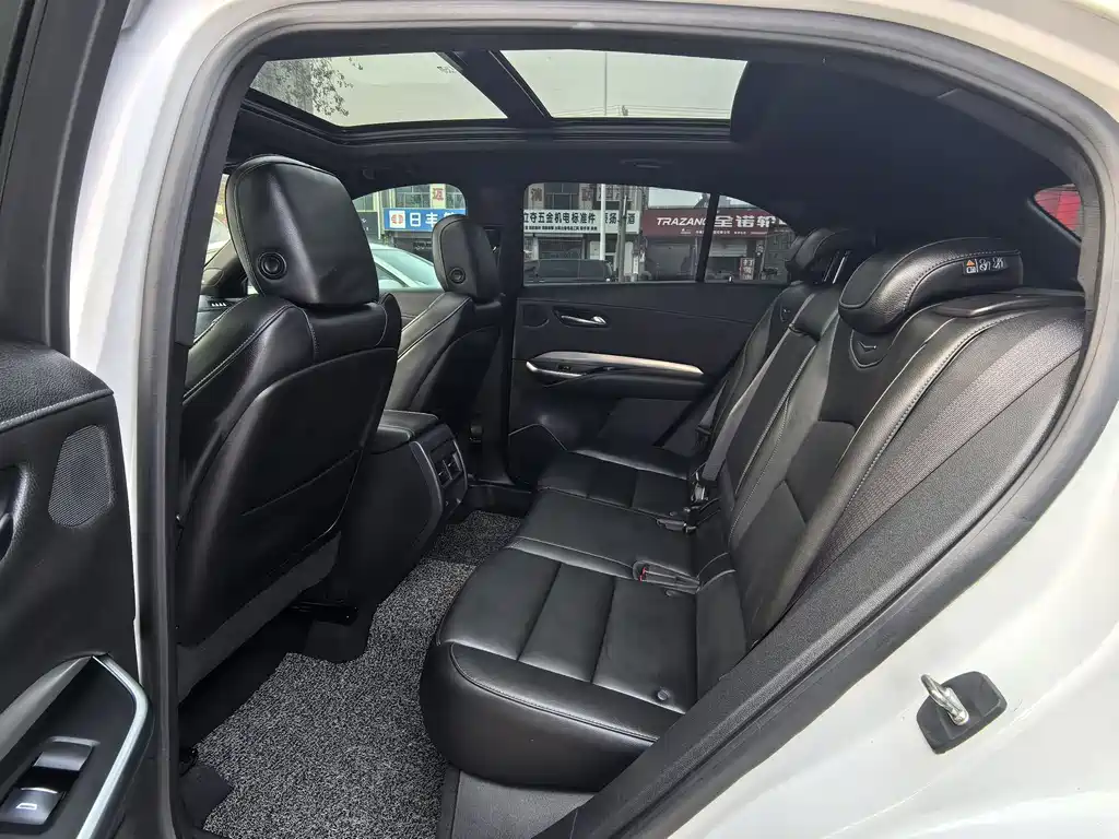 Cadillac XT4 2020 — фото 9