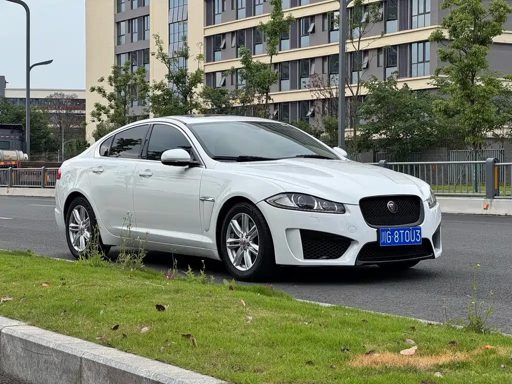 Jaguar XF 2014 — фото 3