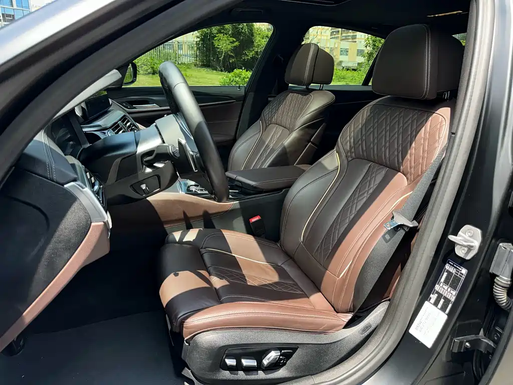 BMW 5 Series 2022 — фото 10