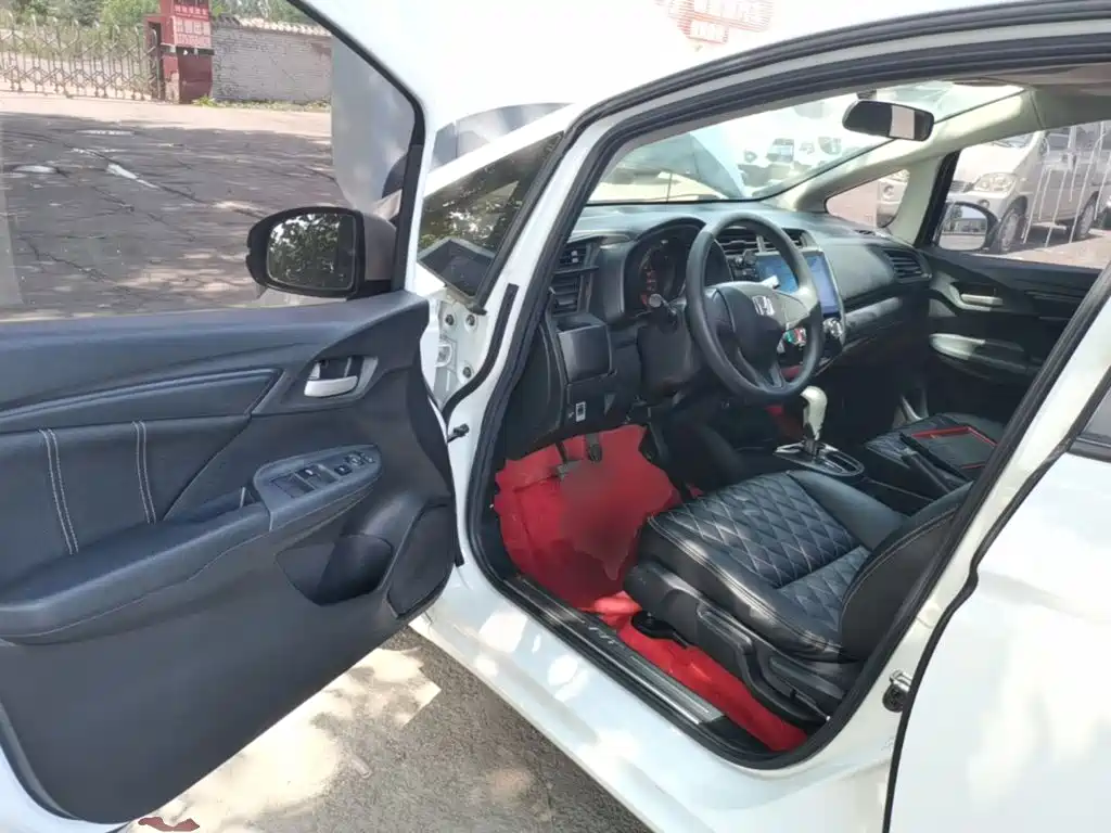 Honda Fit 2018 — фото 16
