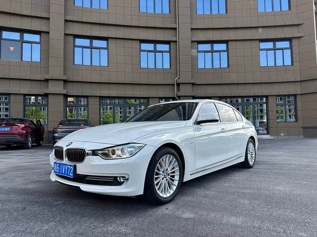 BMW 3 Series 2012 — фото 1