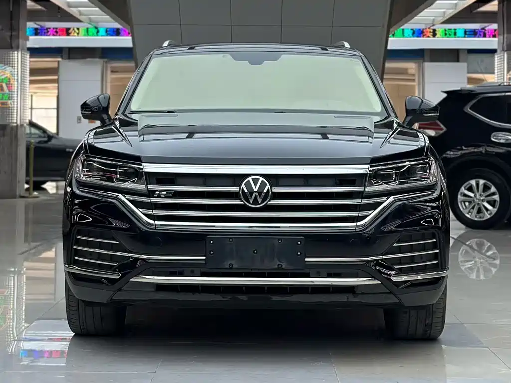 Volkswagen Touareg 2021 — фото 1