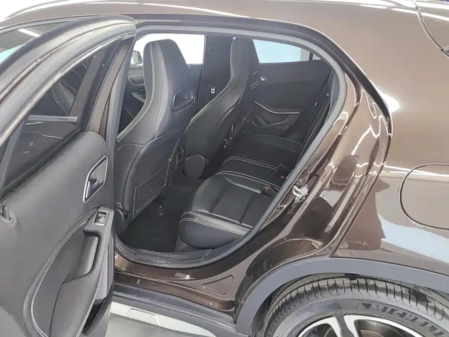 Mercedes-Benz GLA 2018 — фото 11