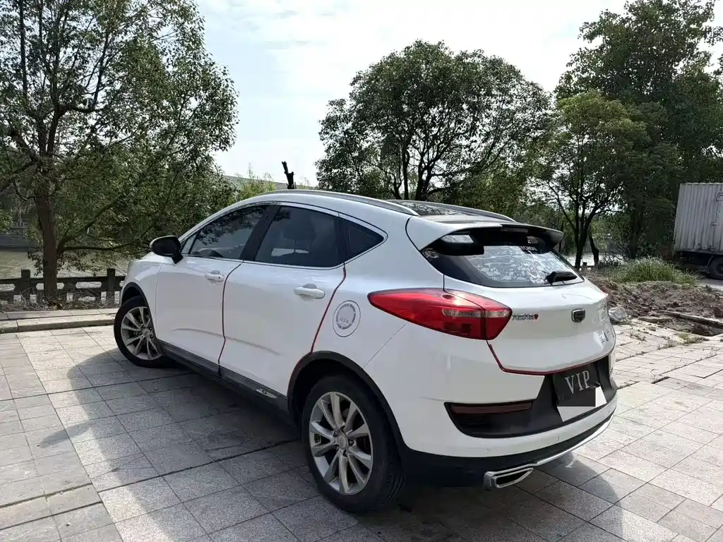 Geely Emgrand GS 2016 — фото 8