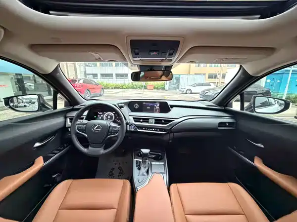 Lexus UX 2020