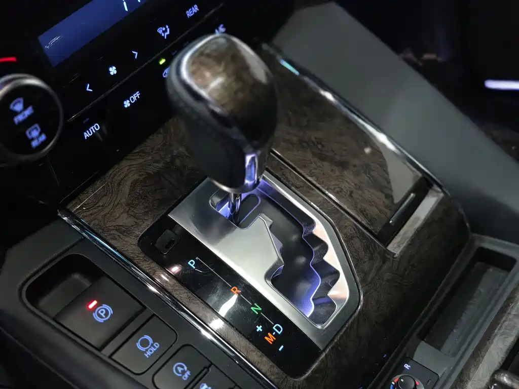 Toyota Alphard 2019 — фото 9