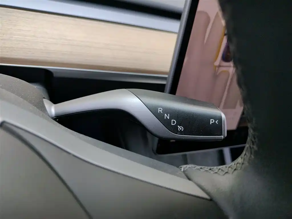 Tesla Model Y 2022 — фото 10