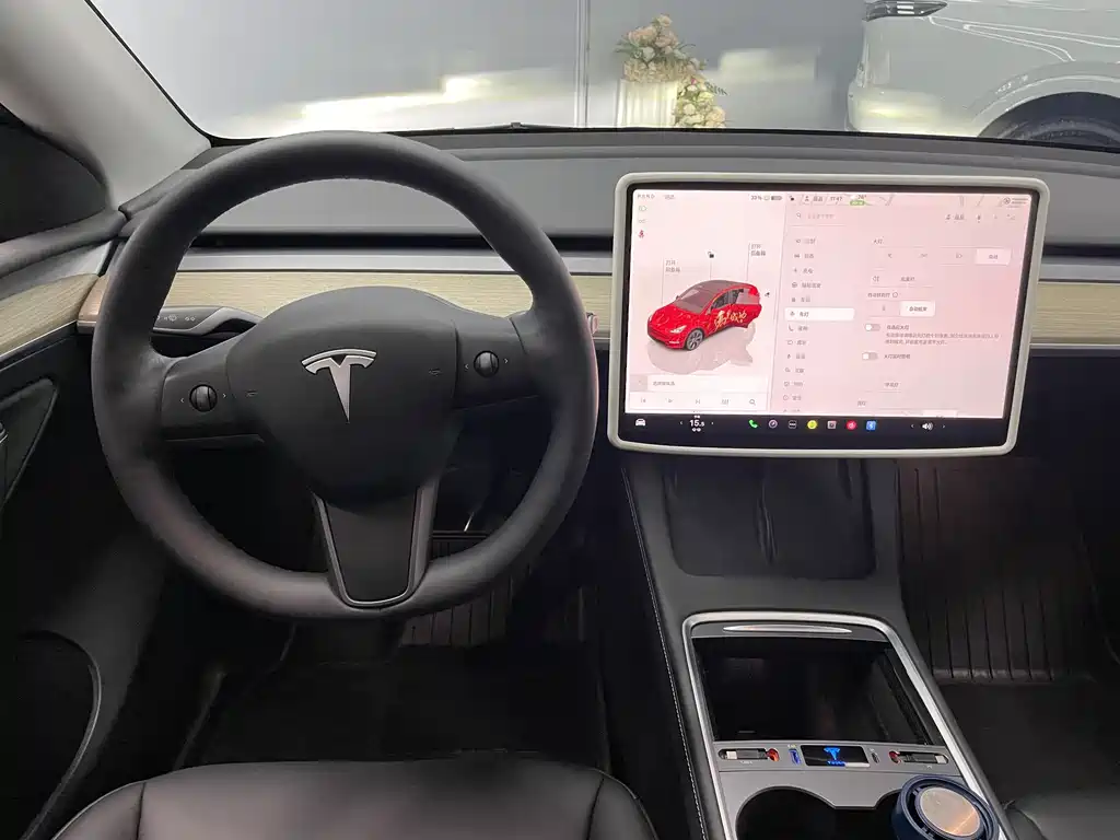 Tesla Model Y 2023 — фото 9