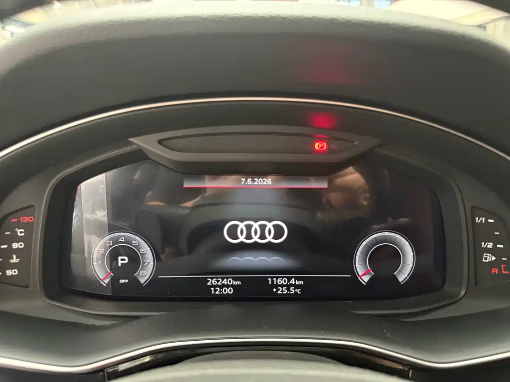Audi Q7 2025 — фото 11