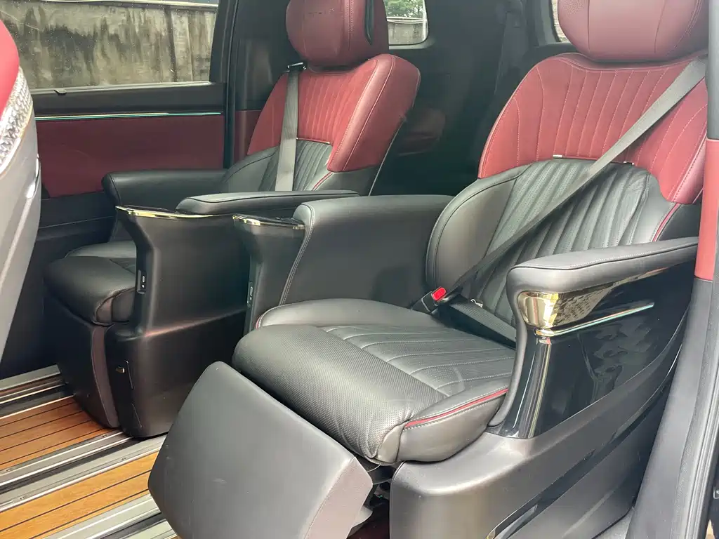 GAC Motor Trumpchi M8 2023 — фото 13