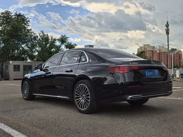 Mercedes-Benz E-Class 2024