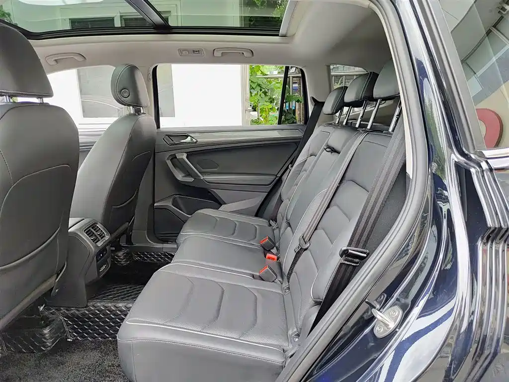 Volkswagen Tiguan L 2021 — фото 8