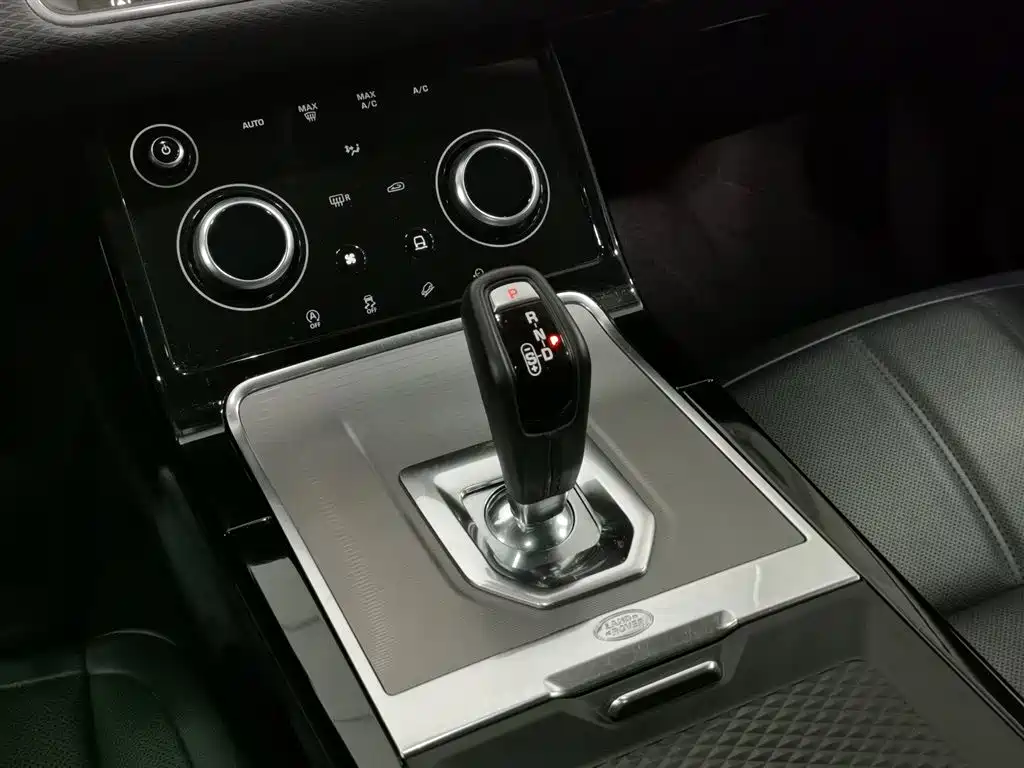 Land Rover Evoque 2021 — фото 13