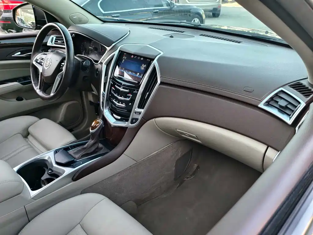 Cadillac SRX 2015 — фото 14