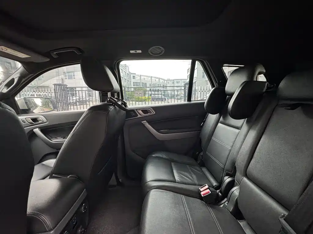 Ford Everest 2017 — фото 18